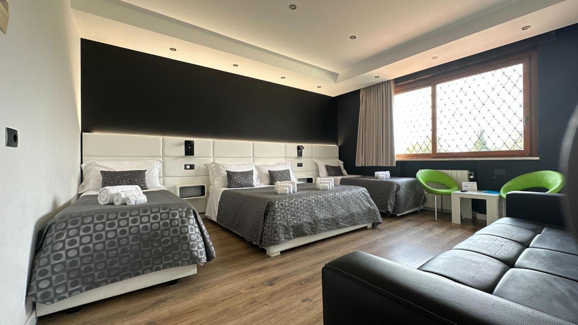Tremestieri Etneo Ottomood B&B And Apartments الغرفة الصورة