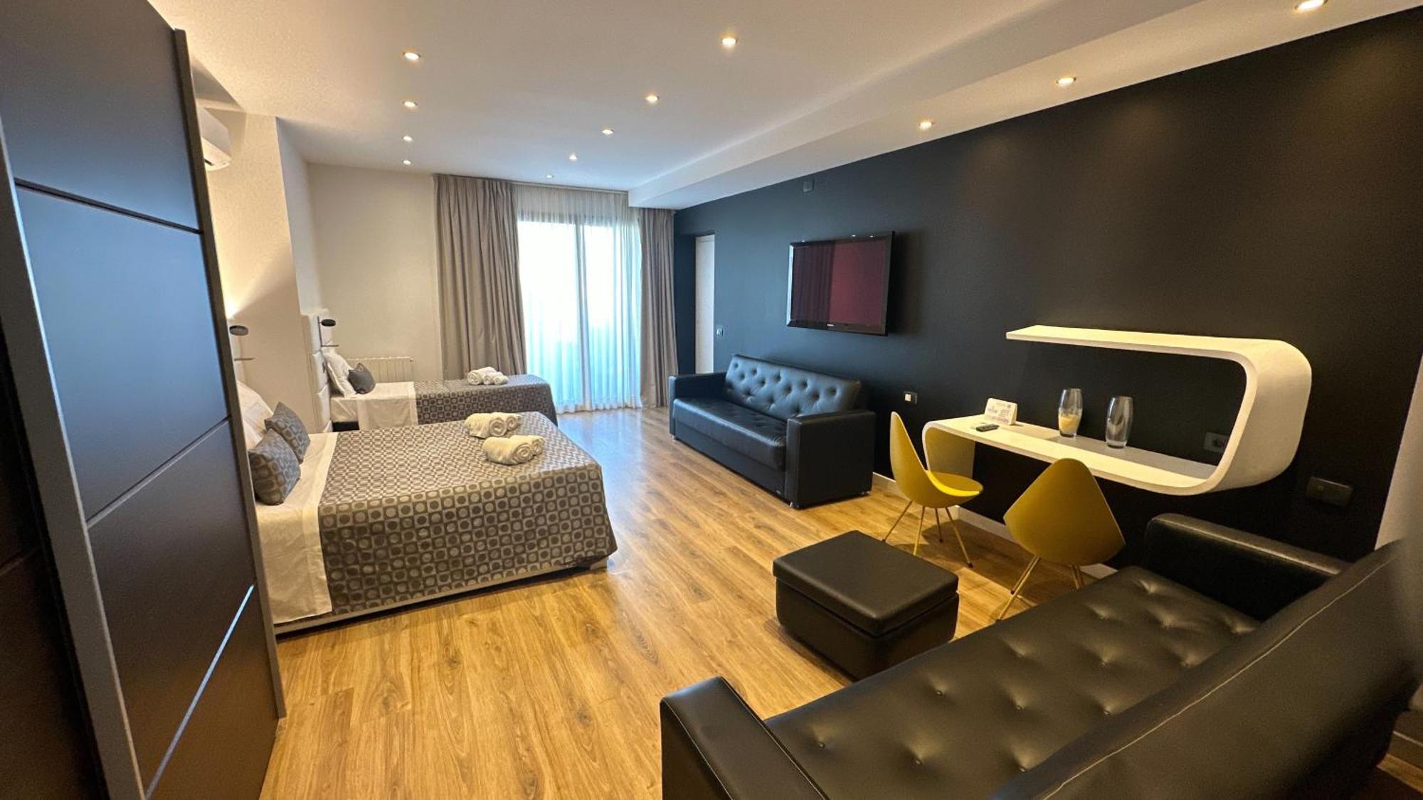 Tremestieri Etneo Ottomood B&B And Apartments الغرفة الصورة