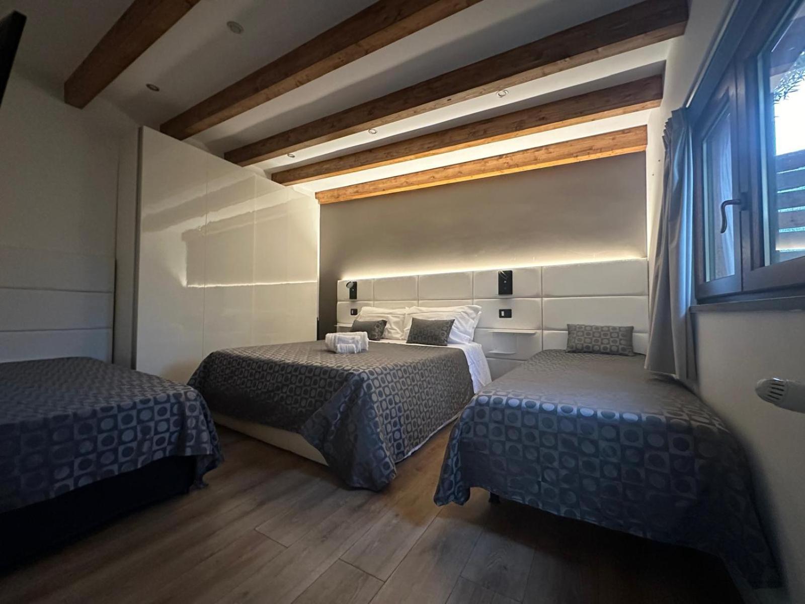Tremestieri Etneo Ottomood B&B And Apartments الغرفة الصورة